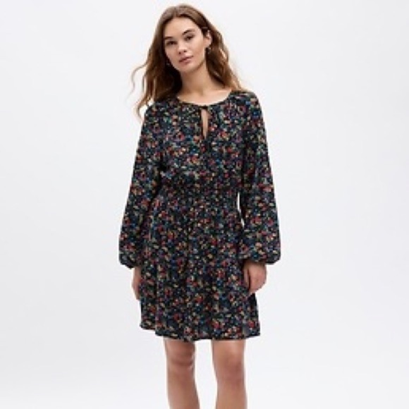 GAP Dresses & Skirts - NWT Gap Smocked Splitneck Floral Mini Dress Long Sleeves Sz S